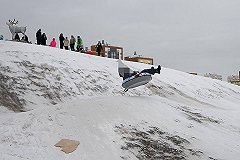 В Екатеринбурге ребёнок на «бублике» снес пенсионерку