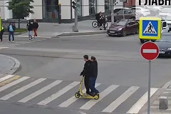 Яндекс Go установил хамов на электросамокате, сбивших пожилую женщину в центре Екатеринбурга
