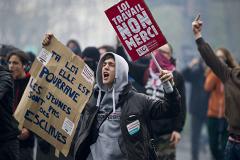 Манифестация профсоюзов в Париже закончилась беспорядками