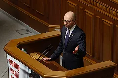Яценюк заявил о необходимости участия США в переговорах по Донбассу