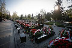 В гробу жертвы смоленской катастрофы обнаружены фрагменты тел еще семи поляков