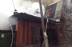 Парализованный дедушка пережил пожар в горящем доме