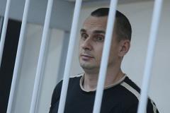 Суд в Ростове приговорил украинского режиссера Сенцова к 20 годам колонии
