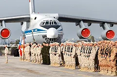 Минобороны обвинило США в управлении атаковавшими Хмеймим дронами