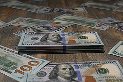 Сотрудница банка в Мурманске подменила 18 млн рублей купюрами «банка приколов»