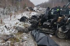 Водитель «Нивы» погиб в страшном ДТП на Серовском тракте