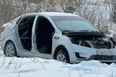 В Екатеринбурге посреди улицы разобрали автомобиль