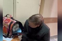 Задержанного в Кольцово за нападение на девушек «кошатника» арестовали