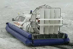 Глава МЧС предложил взыскивать с рыбаков на льдинах затраты на их спасение