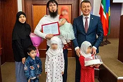 В Татарстане подал в отставку глава района, подаривший квартиру семье мигрантов