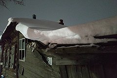 Два ребенка задохнулись под снегом в Свердловской области