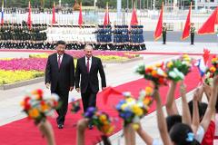 Путин подарил Си Цзиньпину баню из 200-летнего кедра