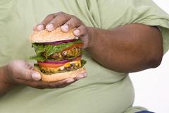 Химики рассказали, почему вредно часто питаться в ресторанах и едой «на вынос»