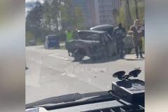 Кольцовский тракт встал в пробку из-за массовой аварии