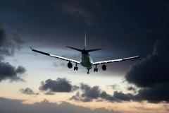 Летевший в Екатеринбург самолёт был вынужден совершить экстренную посадку