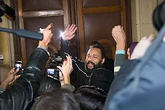 Французскому комику дали условный срок из-за шутки о Charlie Hebdo