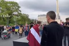 В Латвии прошло шествие за снос советских памятников
