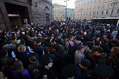 Единороссы попросили отозвать законопроект о стрельбе полиции в толпе