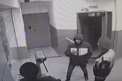 Почти по Корнею Чуковскому. Уральца будут судить за пинок полицейскому