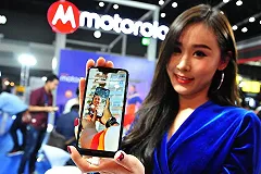 Motorola воскресила легендарную раскладушку Razr