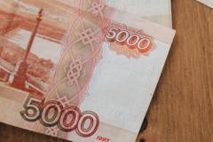 В Екатеринбурге бухгалтер крупной торговой сети попалась на даче взятки таможеннику