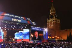 «Добро пожаловать домой». Путин выступил на концерте в честь присоединения к России новых территорий