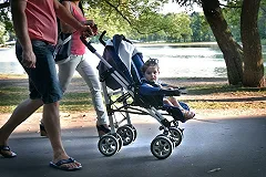 Волонтеров пустили в детдом на Ляпустина к девочке, которой мать откусила нос