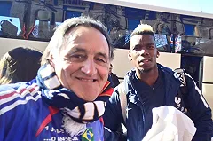 Знаменитый фанат сборной Франции прилетел в Екатеринбург