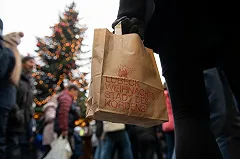 Свердловским магазинам предложили отказаться от пластиковых пакетов