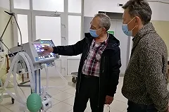 В Свердловскую область доставили 80 новых аппаратов ИВЛ