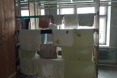 В уральской больнице пациенты спят на белье после покойников