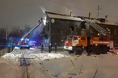 «Чтобы выезжали»: на Уралмаше загорелся очередной барак