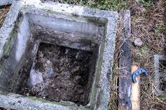 В Свердловской области в выгребной яме найдено тело ребёнка