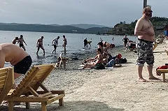 Екатеринбуржцы показали забитые людьми пляжи