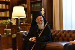 Греческий митрополит упрекнул константинопольского патриарха в расколе
