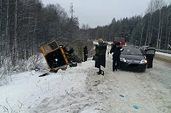 Двое педагогов из Нижнего Тагила получили серьезные травмы ног в ДТП с автобусом