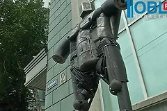 В Челябинске снова потребовали убрать ржавого Венера