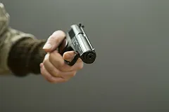 На парковке аэропорта Кольцово произошла перестрелка