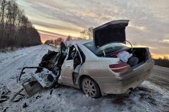 Женщина-водитель «Пежо 406» получила тяжелые травмы в ДТП под Каменском-Уральским