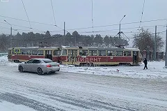 Следовавший в Академический трамвай сошёл с рельсов