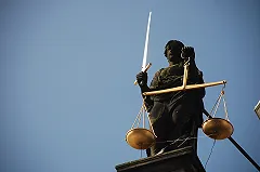 У семьи владельца ЕЖК национализировали акции, землю и деньги