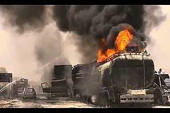 В Пакистане 148 человек сгорели возле бензовоза. Возможно из-за курильщиков