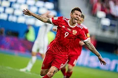 Отец Смолова связал аварию сына с его участием в чемпионате мира