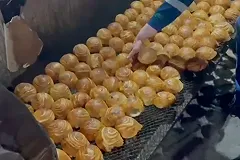 В Екатеринбурге выявили подпольную пекарню с самсой на панцирной кровати (ВИДЕО)