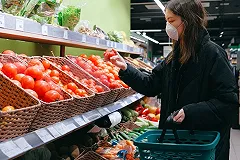 В Екатеринбурге Роспотребнадзор закрыл популярный продуктовый магазин за нарушения