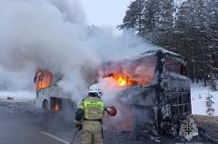 На Серовском тракте загорелся пассажирский автобус