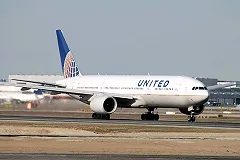 Пилот United Airlines потерял сознание во время полета