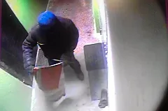 В Екатеринбурге мужчина установил «шпионское» оборудование, чтобы поймать вора придверных ковриков