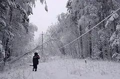 В оставшемся без света и воды Дегтярске введен режим ЧС