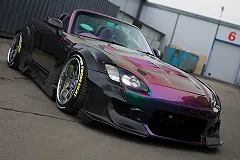 Певец Niletto приобрел гоночный автомобиль, а Клава Кока…